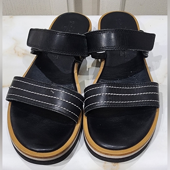 Timberland Double Strap Slip-on Sandals, Size 6.5 - Picture 2 of 6